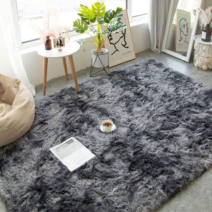 Silky Grey Floor Mat